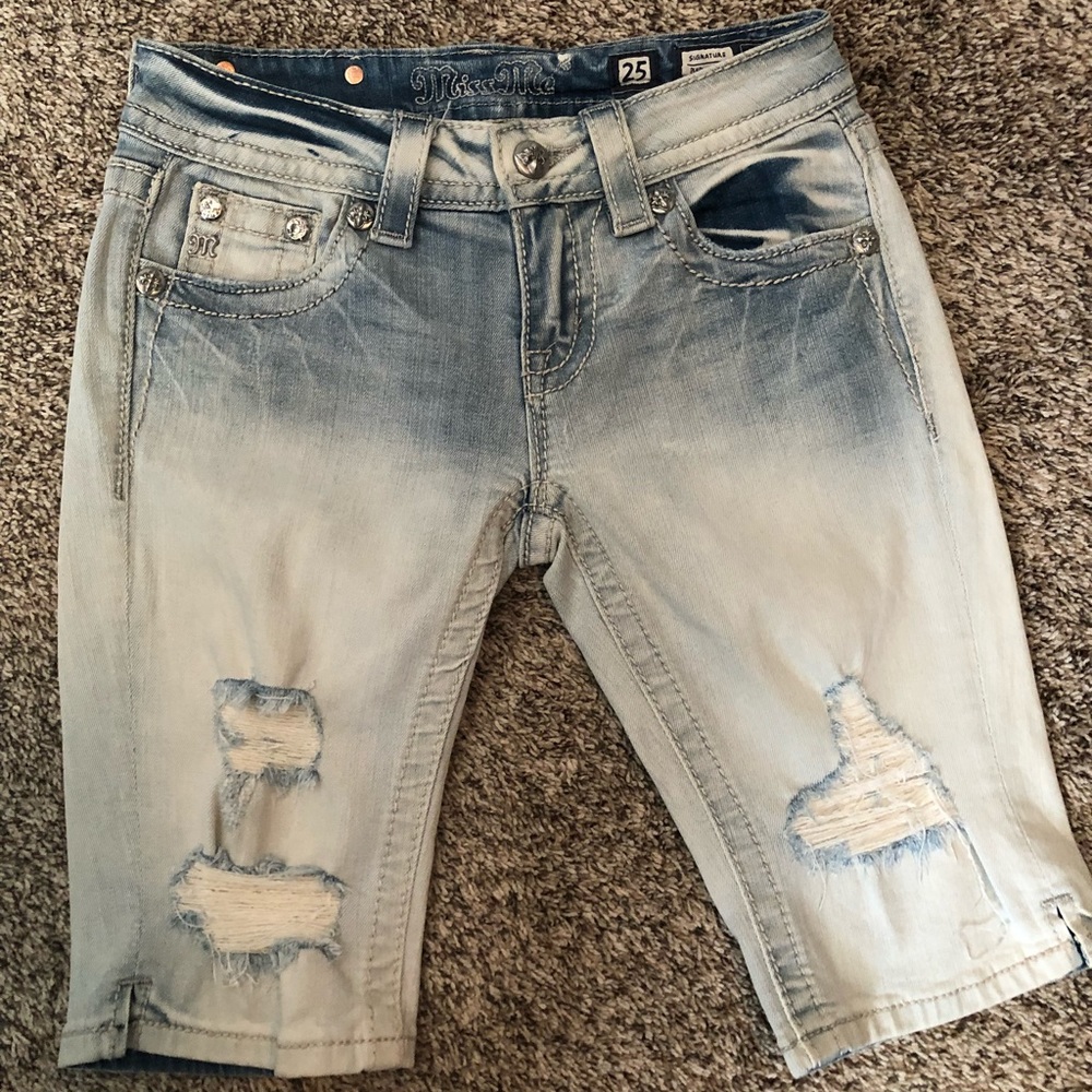 Miss Me brand jean shorts size 25